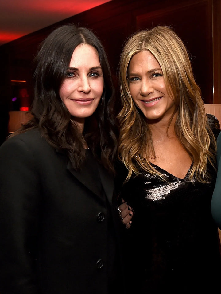 Friends’ Jennifer Aniston and Courteney Cox Show They’re Still BFFs in Sweet New Selfie