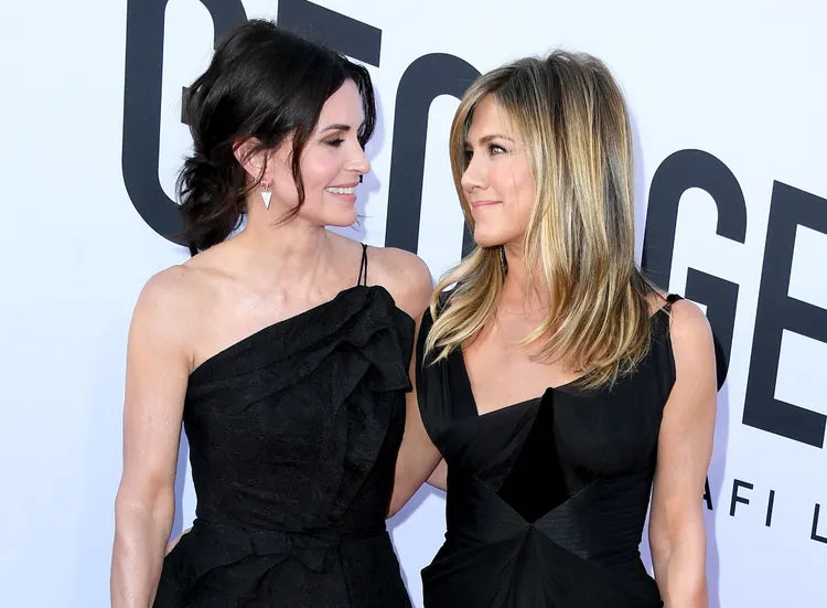 Jennifer Aniston Begged Courteney Cox to Let Her Do Her Hair for This Surprising Reason