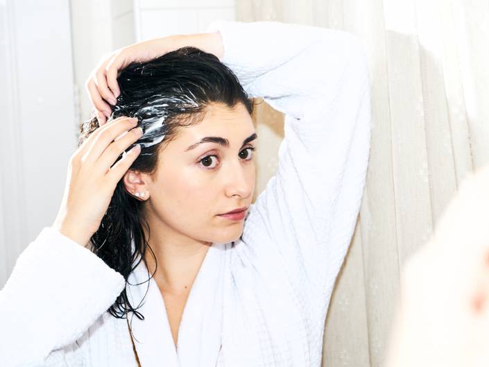 How to Detangle Your Hair Without Discomfort or Causing Damage