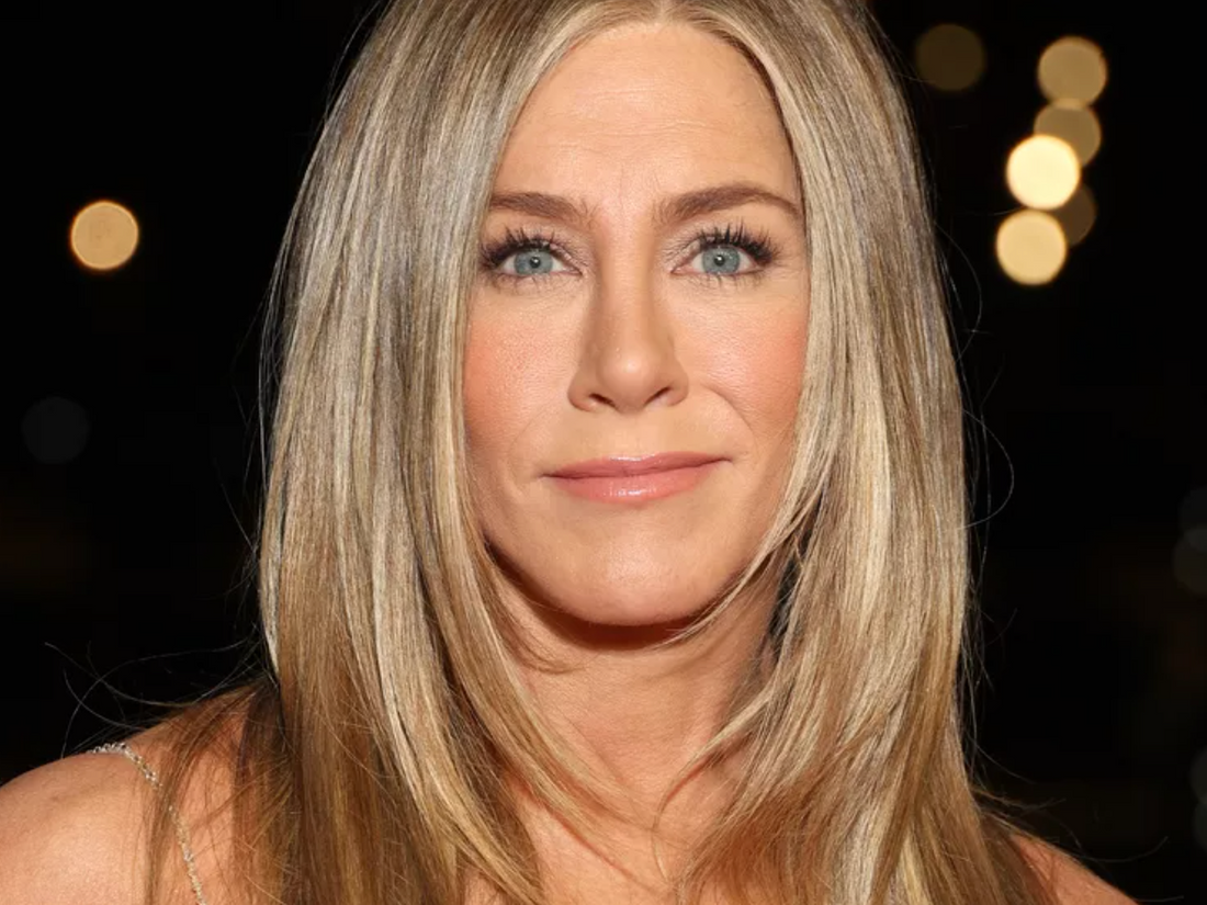 We'll Be Copying Jennifer Aniston's Dainty Pink French Manicure all Winter