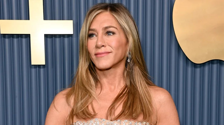 Jennifer Aniston's Natural Hair Is Worlds Away From Her Most Iconic Style