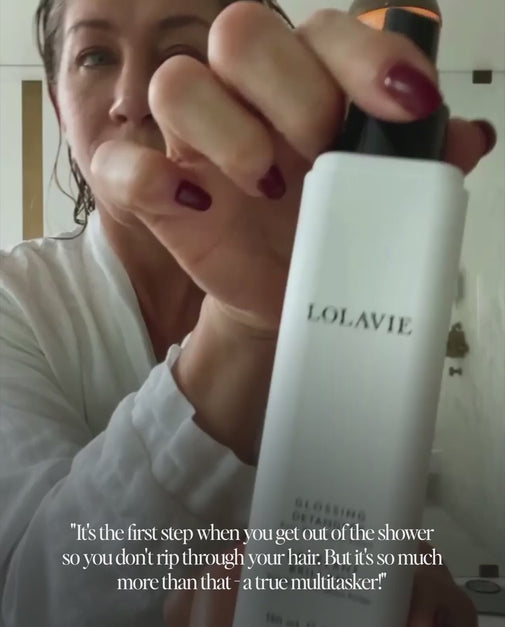 How to use glossing detangler